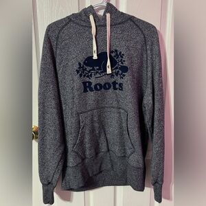 Roots Men's Navy and White Sweater